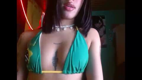 Snapshot of violetta_dreams chatting on 19, 5, 2026 violetta_dreams online show from 19, 5, 2026