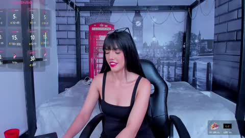 Snapshot of violetta_skinny chatting on 13, 11, 2025 violetta online show from 13, 11, 2025