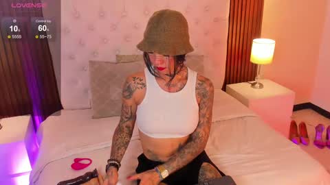 Snapshot of violettaalemida chatting on 11, 9, 2025 violettaalemida online show from 11, 9, 2025