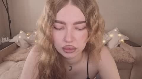 ViolettaOtis online show from 4, 4, 2026