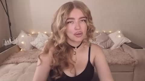 ViolettaOtis online show from 25, 7, 2026