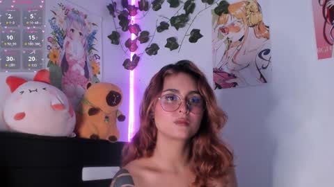 Snapshot of violetteramirez01 chatting on 4, 12, 2024 Violette online show from 4, 12, 2024