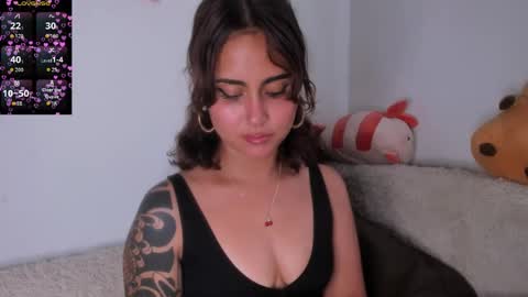 Snapshot of violetteramirez01 chatting on 8, 9, 2025 Violette online show from 8, 9, 2025
