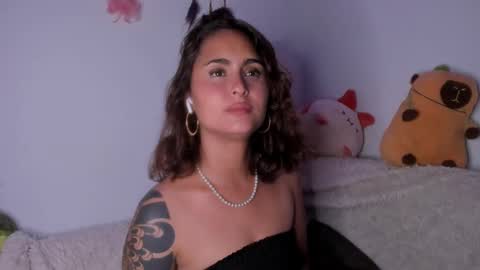 Snapshot of violetteramirez01 chatting on 24, 9, 2025 Violette online show from 24, 9, 2025