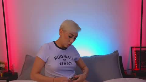 Violet online show from 13, 2, 2025