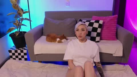 Violet online show from 27, 5, 2026