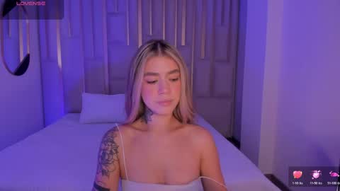 Snapshot of violetthansson chatting on 25, 4, 2026 Violett online show from 25, 4, 2026