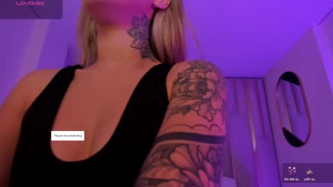 Snapshot of violetthansson chatting on 27, 4, 2026 Violett online show from 27, 4, 2026