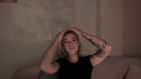 Snapshot of violetthansson chatting on 18, 5, 2026 Violett online show from 18, 5, 2026