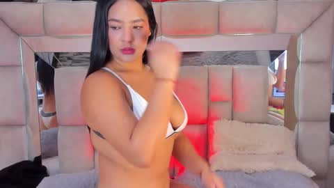 Snapshot of violetwillians chatting on 11, 3, 2026 VIOLET online show from 11, 3, 2026