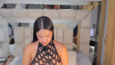 Snapshot of violetwillians chatting on 13, 3, 2026 VIOLET online show from 13, 3, 2026