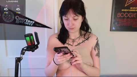 Violet Winter  indie sleaze goth girl next door online show from 4, 12, 2024