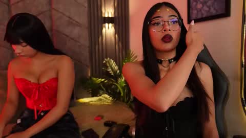 Snapshot of viollettebylyly chatting on 11, 10, 2025 viollettebylyly online show from 11, 10, 2025