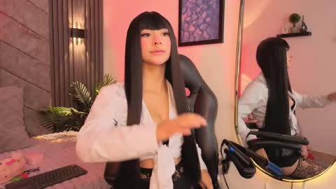 Snapshot of viollettebylyly chatting on 30, 10, 2025 viollettebylyly online show from 30, 10, 2025