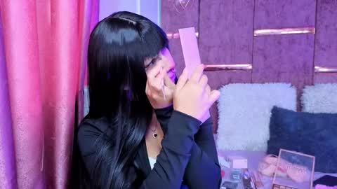 Snapshot of viollettebylyly chatting on 13, 11, 2025 viollettebylyly online show from 13, 11, 2025