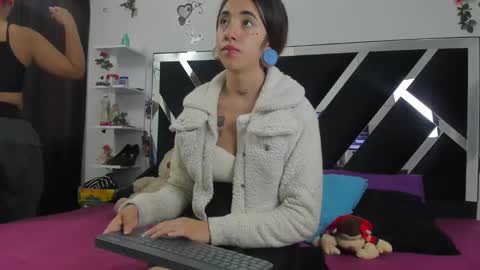 Snapshot of vip_thedivas chatting on 5, 2, 2025 The divas online show from 5, 2, 2025