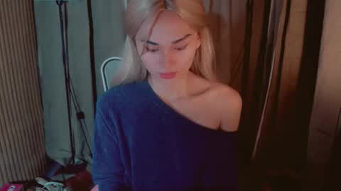 Snapshot of virgenpearl chatting on 8, 10, 2025 Pearl online show from 8, 10, 2025