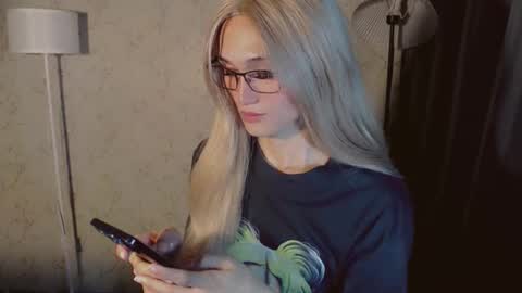 Snapshot of virgenpearl chatting on 26, 10, 2025 Pearl online show from 26, 10, 2025