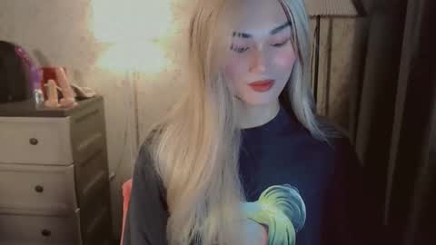 Snapshot of virgenpearl chatting on 10, 11, 2025 Pearl online show from 10, 11, 2025