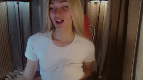 Snapshot of virgenpearl chatting on 14, 11, 2025 Pearl online show from 14, 11, 2025