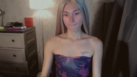 Snapshot of virgenpearl chatting on 17, 11, 2025 Pearl online show from 17, 11, 2025