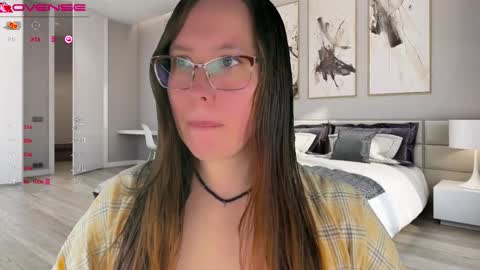 Snapshot of visecret chatting on 19, 9, 2025 Victoria Romans online show from 19, 9, 2025