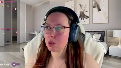 Snapshot of visecret chatting on 11, 11, 2025 Victoria Romans online show from 11, 11, 2025