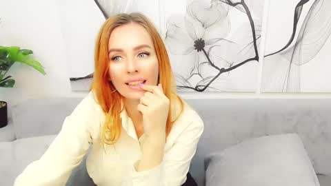 Snapshot of vita_flowen chatting on 4, 2, 2025 Vita online show from 4, 2, 2025