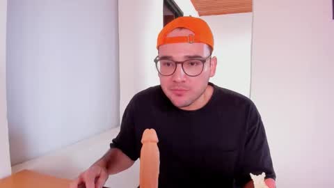 Snapshot of vito_ferrero chatting on 14, 10, 2025 Vito Ferrer online show from 14, 10, 2025
