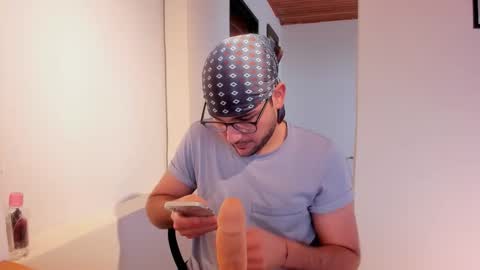 Snapshot of vito_ferrero chatting on 18, 10, 2025 Vito Ferrer online show from 18, 10, 2025