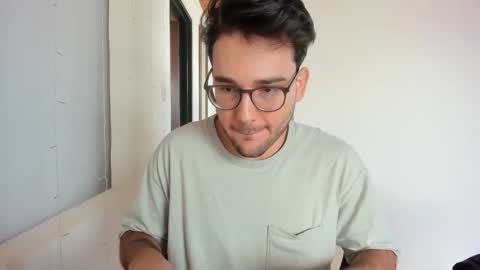 Snapshot of vito_ferrero chatting on 17, 12, 2025 Vito Ferrer online show from 17, 12, 2025