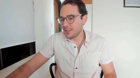 Snapshot of vito_ferrero chatting on 3, 3, 2026 Vito Ferrer online show from 3, 3, 2026