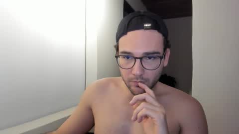 Snapshot of vito_ferrero chatting on 10, 3, 2026 Vito Ferrer online show from 10, 3, 2026