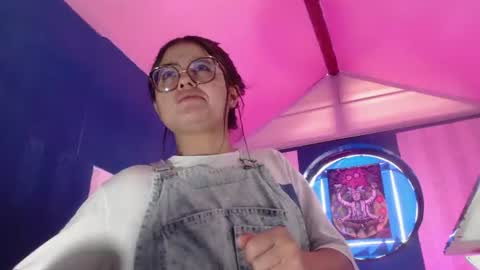 Snapshot of vitoria23_ chatting on 20, 6, 2026 victoria 3 online show from 20, 6, 2026