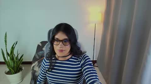 VittaaaPlease help me with your thumbs up its important  online show from 28, 10, 2025