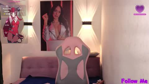 Snapshot of vittoria_lombardi07 chatting on 19, 10, 2025 VITTORIA online show from 19, 10, 2025