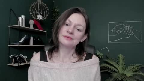 Vivian online show from 4, 2, 2026