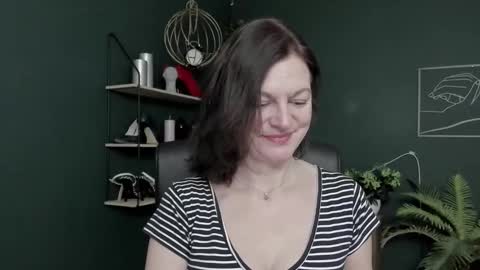 Vivian online show from 16, 3, 2026