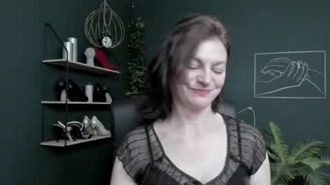 Vivian online show from 11, 6, 2026