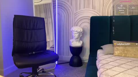 Vivian Evans online show from 4, 2, 2026