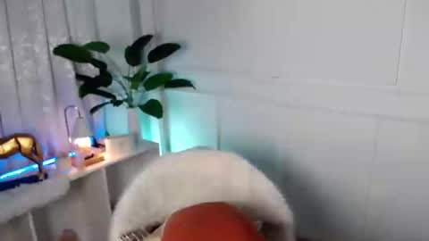 Vivian online show from 25, 1, 2025