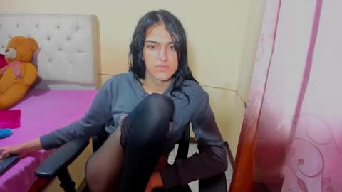 Snapshot of vivianalatin chatting on 23, 12, 2024 instagram Viviana73215 online show from 23, 12, 2024
