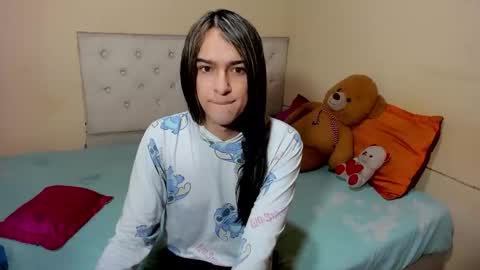 Snapshot of vivianalatin chatting on 27, 2, 2025 instagram Viviana73215 online show from 27, 2, 2025