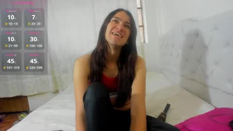 instagram Viviana73215 online show from 9, 4, 2026