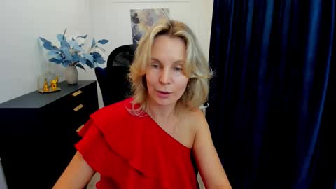 Snapshot of vivianlirei chatting on 19, 9, 2025 Sinti online show from 19, 9, 2025