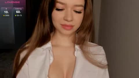 Snapshot of viviannayt chatting on 18, 10, 2025 viviannayt online show from 18, 10, 2025