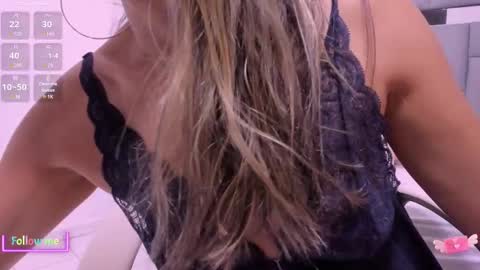 Snapshot of vivianne_scott chatting on 8, 3, 2025 Vivi online show from 8, 3, 2025