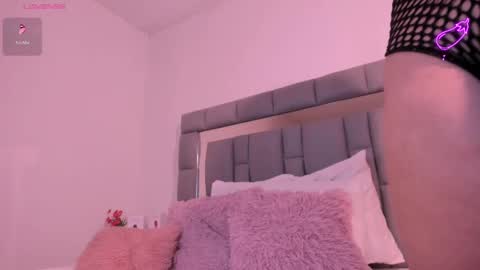 Snapshot of vivianne_scott chatting on 27, 9, 2025 Vivi online show from 27, 9, 2025