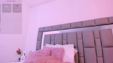 Snapshot of vivianne_scott chatting on 3, 10, 2025 Vivi online show from 3, 10, 2025