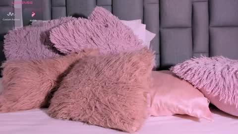 Snapshot of vivianne_scott chatting on 6, 10, 2025 Vivi online show from 6, 10, 2025